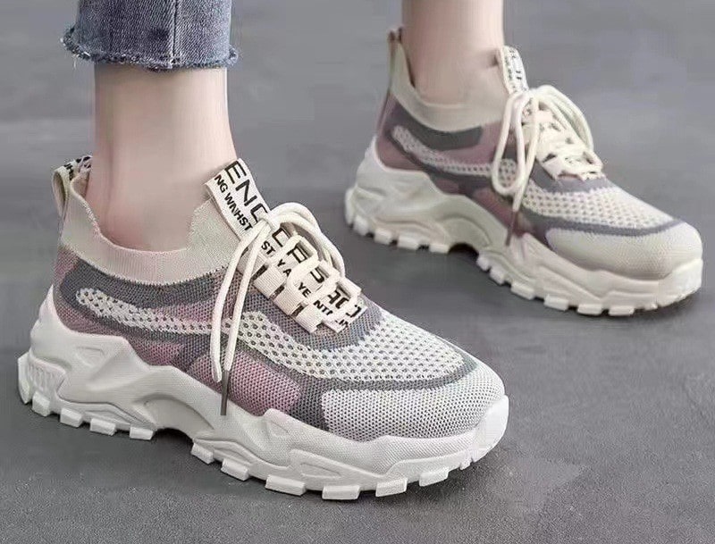 Dịu Dàng Diện Tết Với Mẫu Giày Xinh Thêm Phần Tươi Mới