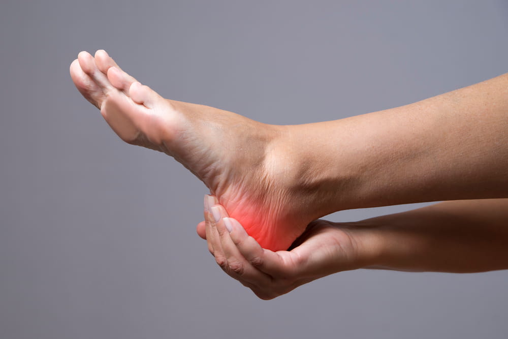 Hướng Dẫn Chọn Giày Cho Người Bị Đau Gót Chân Giúp Đi Lại Thoải Mái Hơn